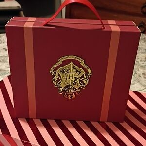 Harry Potter...Collectors Profusion Cosmetics Eyeshadow Palette - Red and Gold